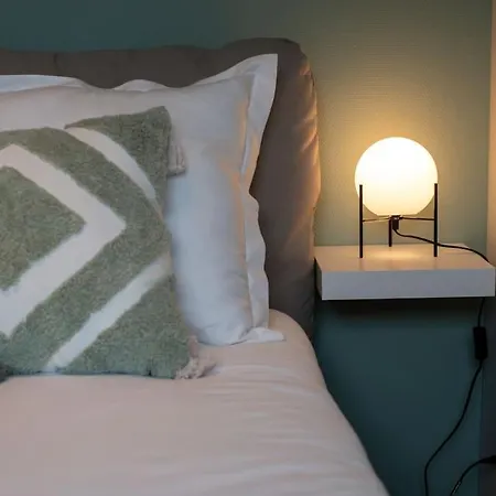 Beau Duplex - Calme - Parking Prive Lägenhet