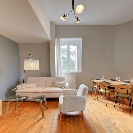 Beau Duplex - Calme - Parking Prive Lägenhet *