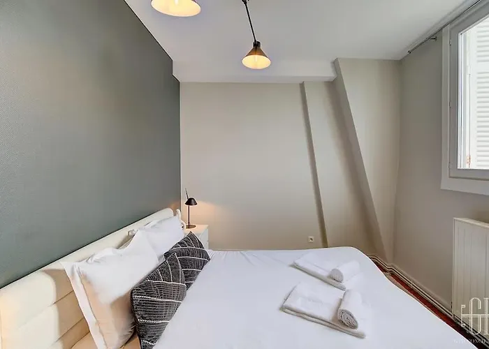 Апартаменты Beau Duplex - Calme - Parking Prive