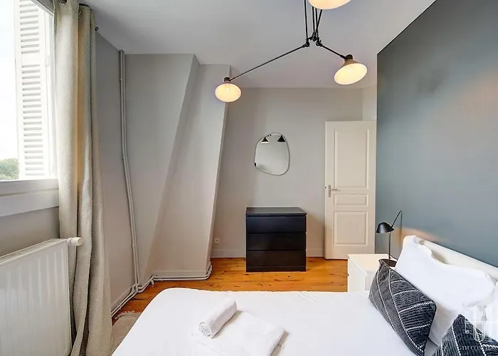 Apartment Beau Duplex - Calme - Parking Prive