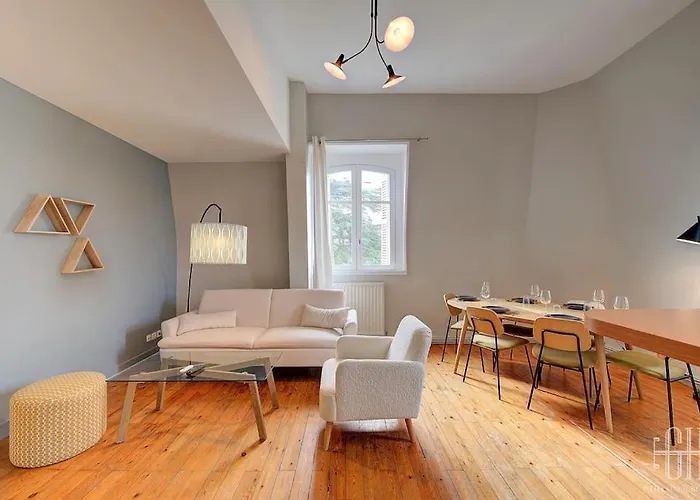 Beau Duplex - Calme - Parking Prive Apartment *